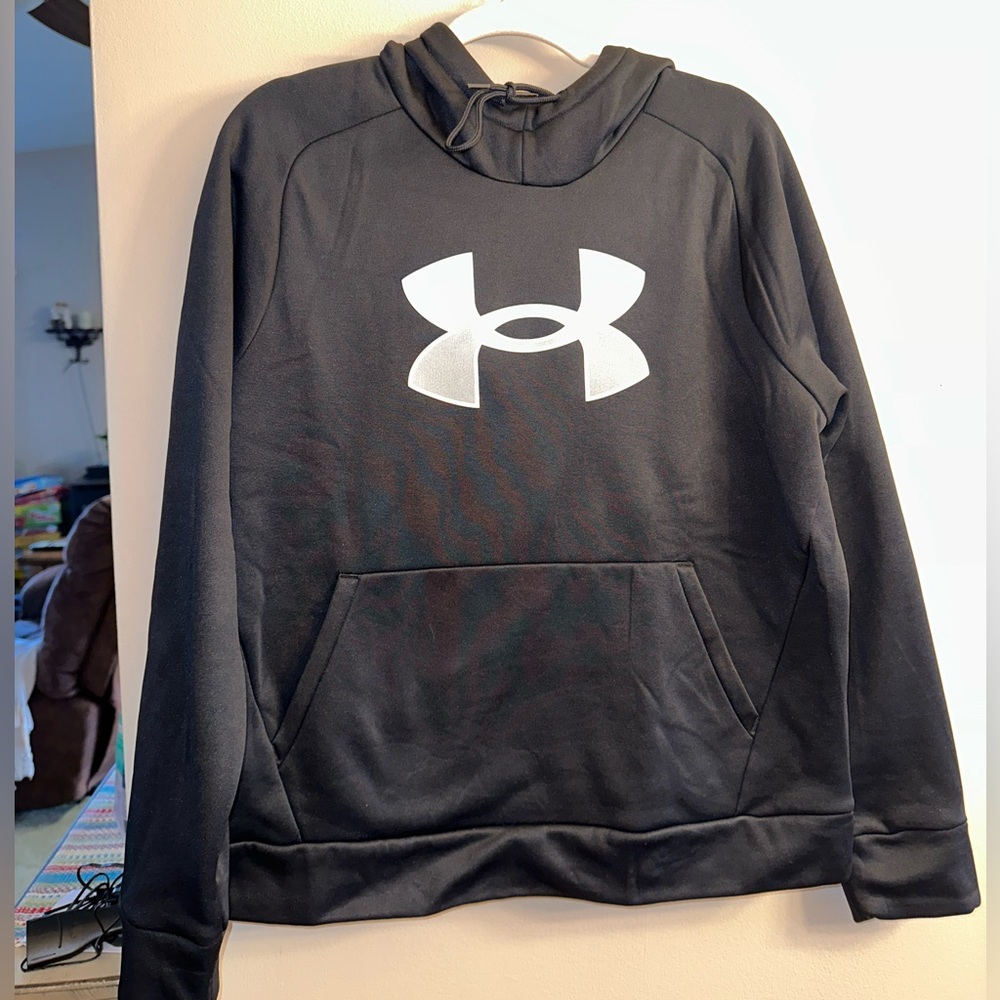 Women’s Under Armour Hoodie; Size Large; Fits more like a medium